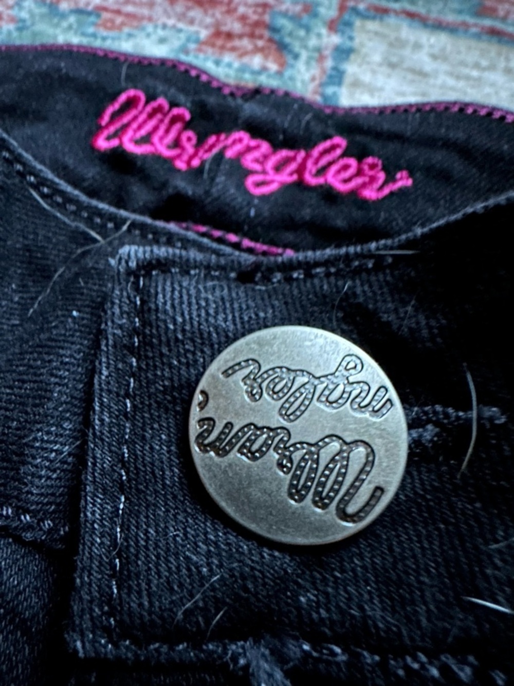 Women’s Black Wrangler Straight-Leg Jeans